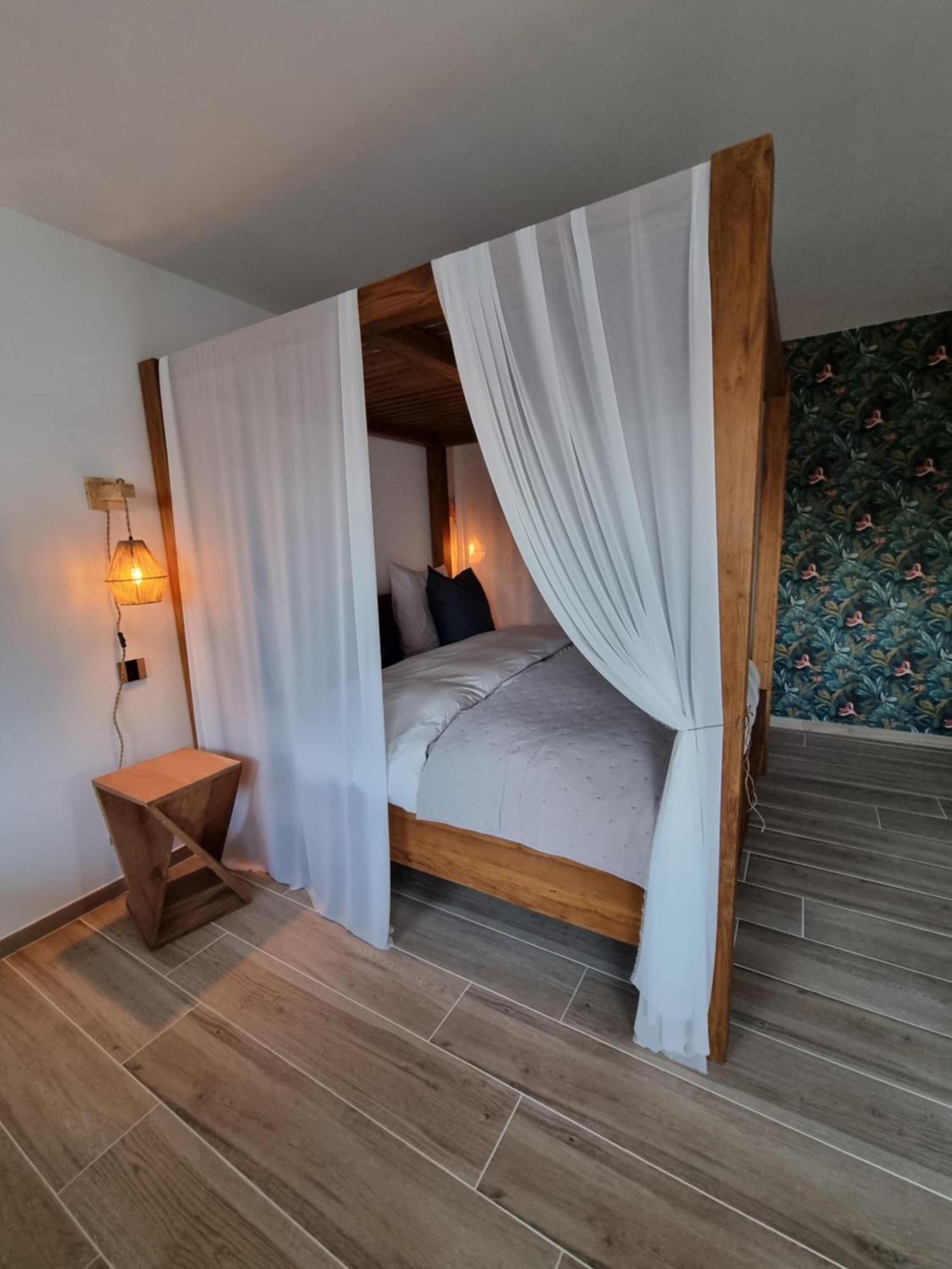 Le Cocoon - Jacuzzi, Sauna Et Piscine Privee Carpentras Dış mekan fotoğraf