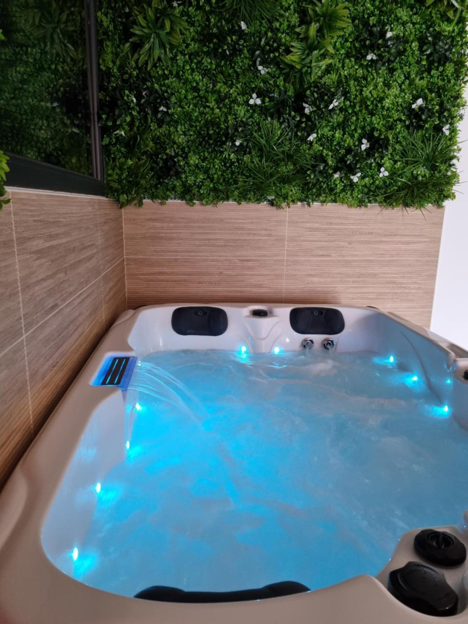Le Cocoon - Jacuzzi, Sauna Et Piscine Privee Carpentras Dış mekan fotoğraf
