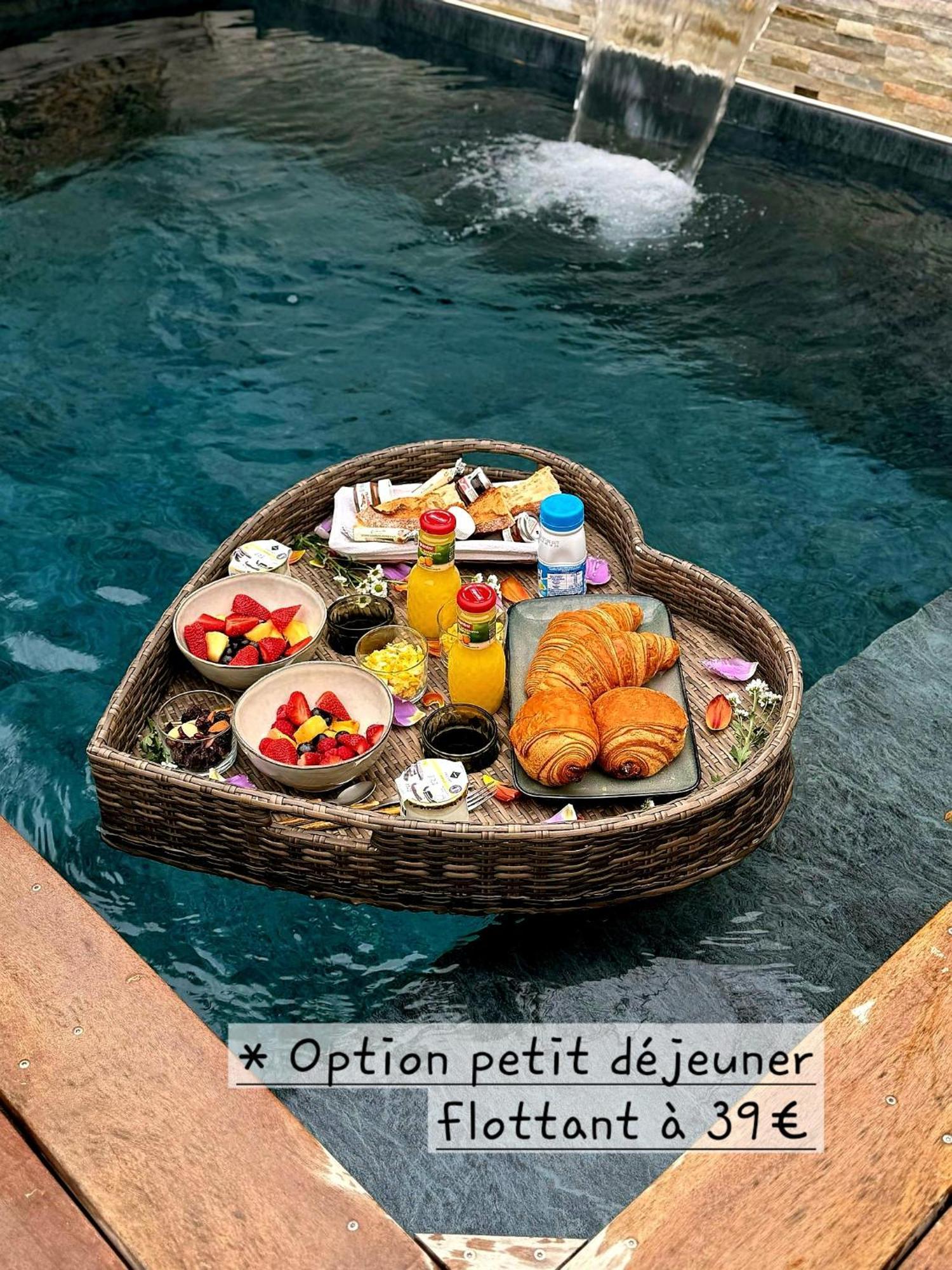 Le Cocoon - Jacuzzi, Sauna Et Piscine Privee Carpentras Dış mekan fotoğraf